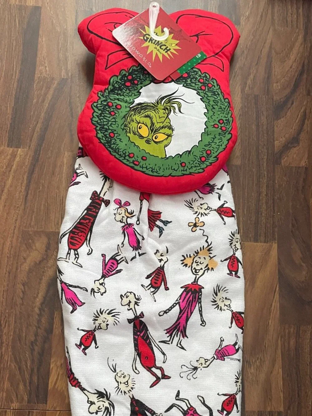Sleigh Bell Bistro Dr. Seuss The Grinch kitchen towel-NWT